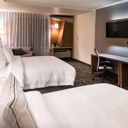 Courtyard By Marriott Jacksonville Bagian luar foto