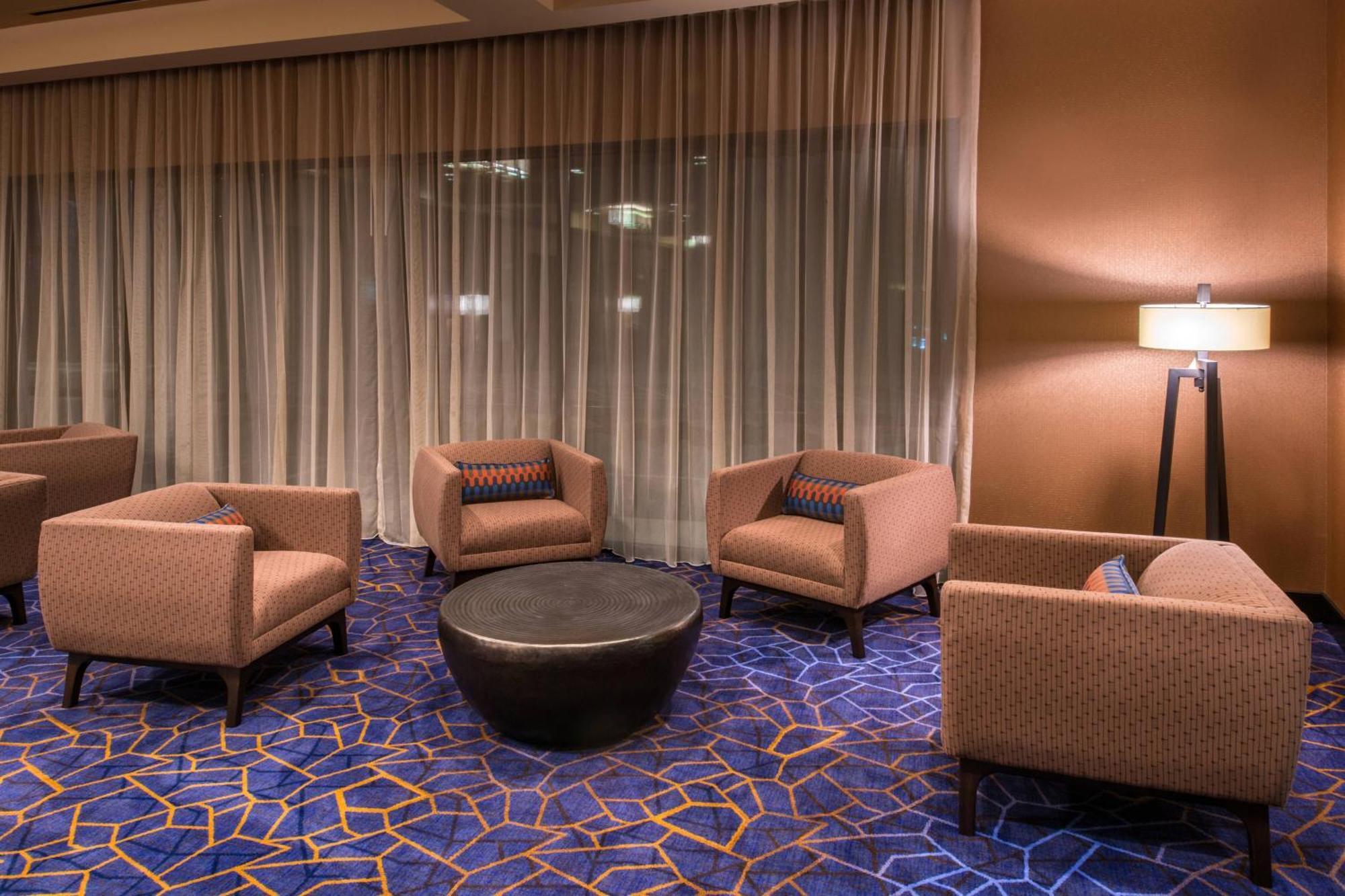 Courtyard By Marriott Jacksonville Bagian luar foto