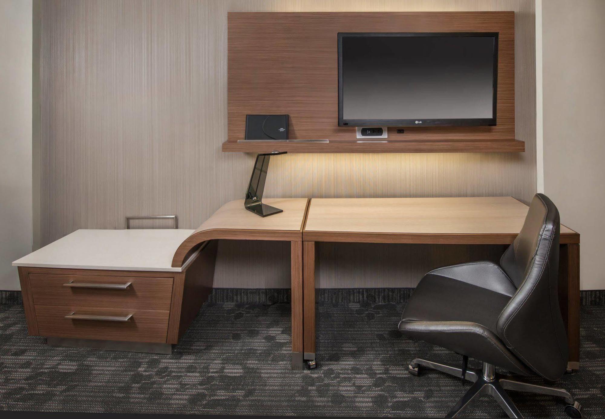 Courtyard By Marriott Jacksonville Bagian luar foto