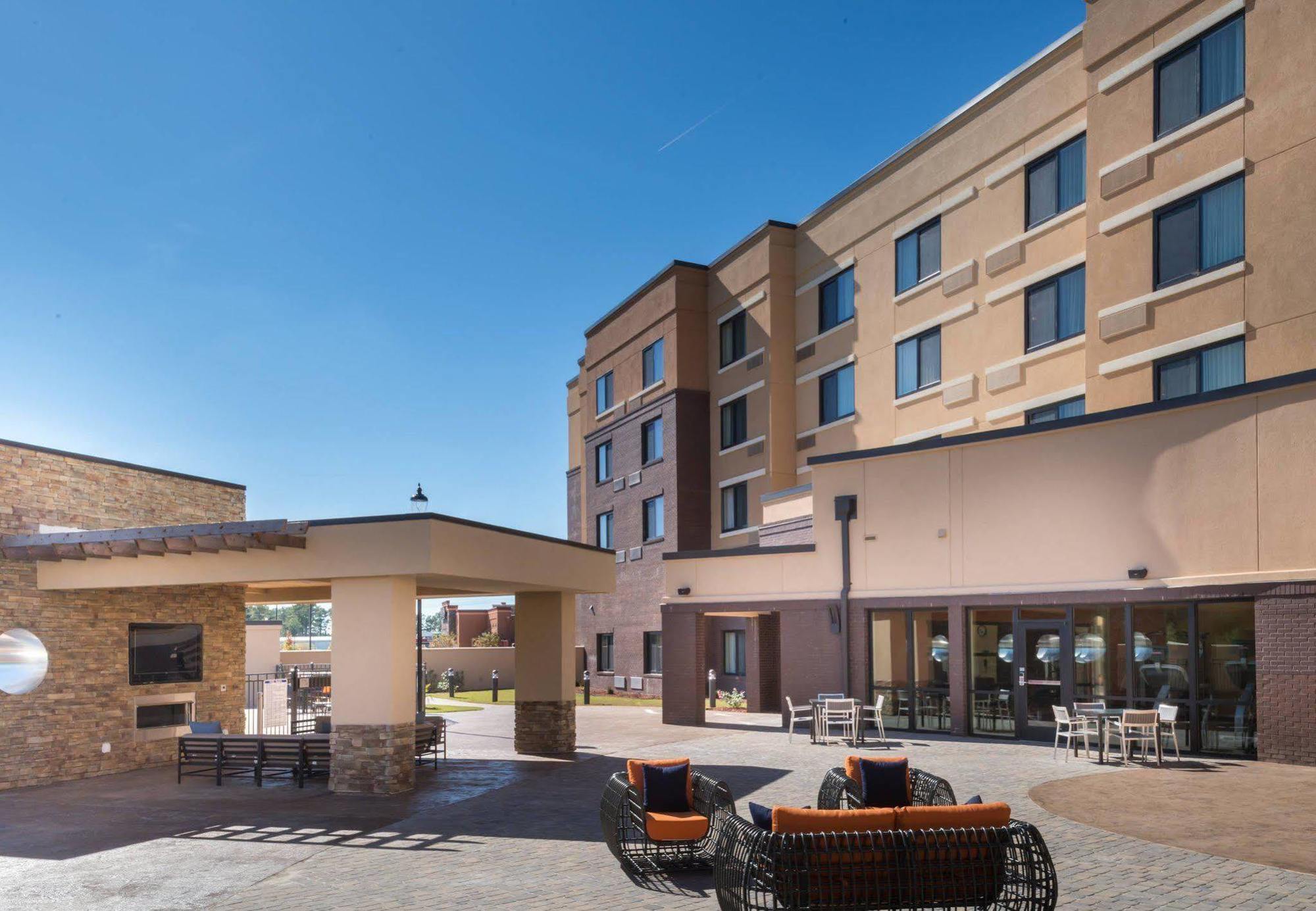 Courtyard By Marriott Jacksonville Bagian luar foto