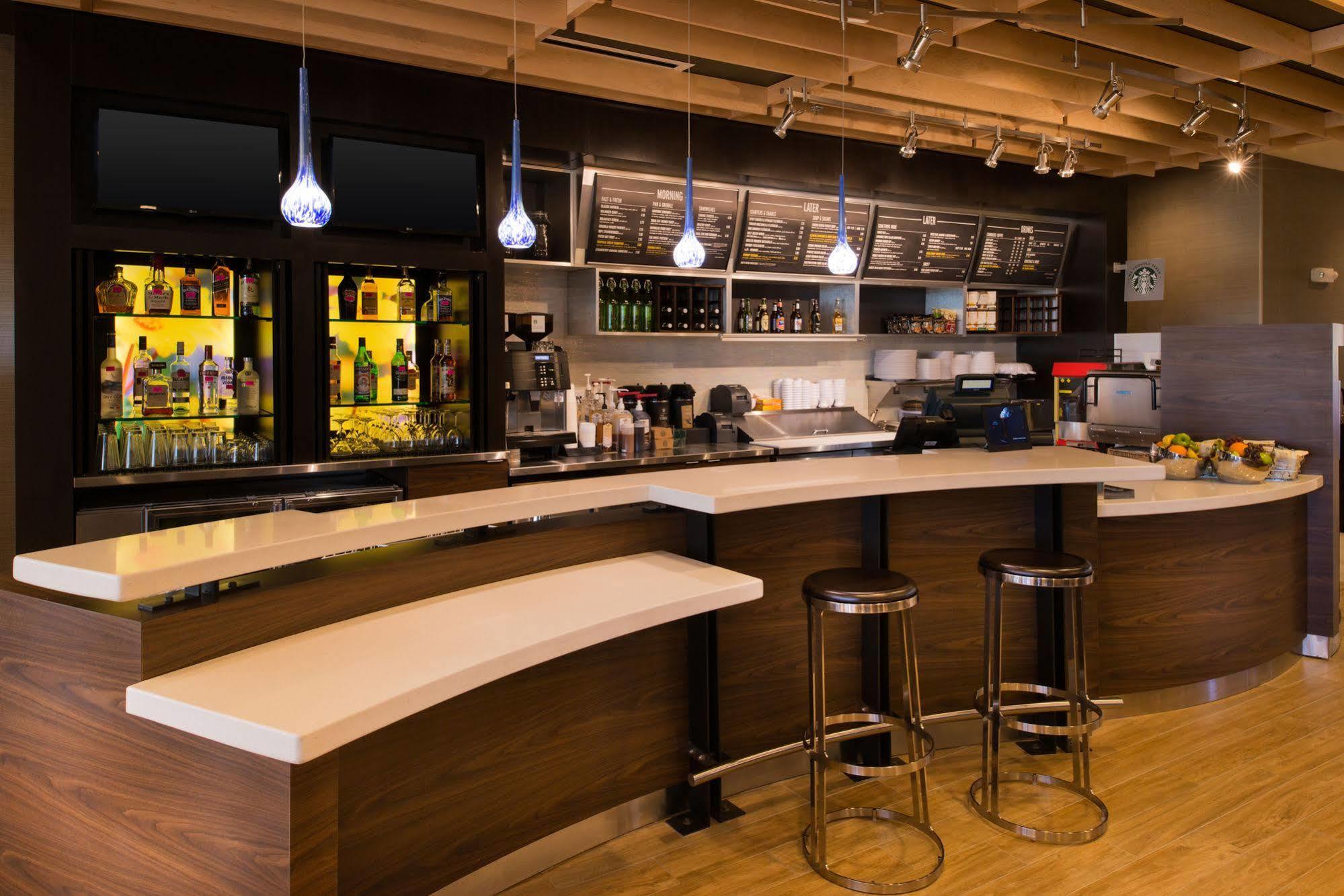 Courtyard By Marriott Jacksonville Bagian luar foto