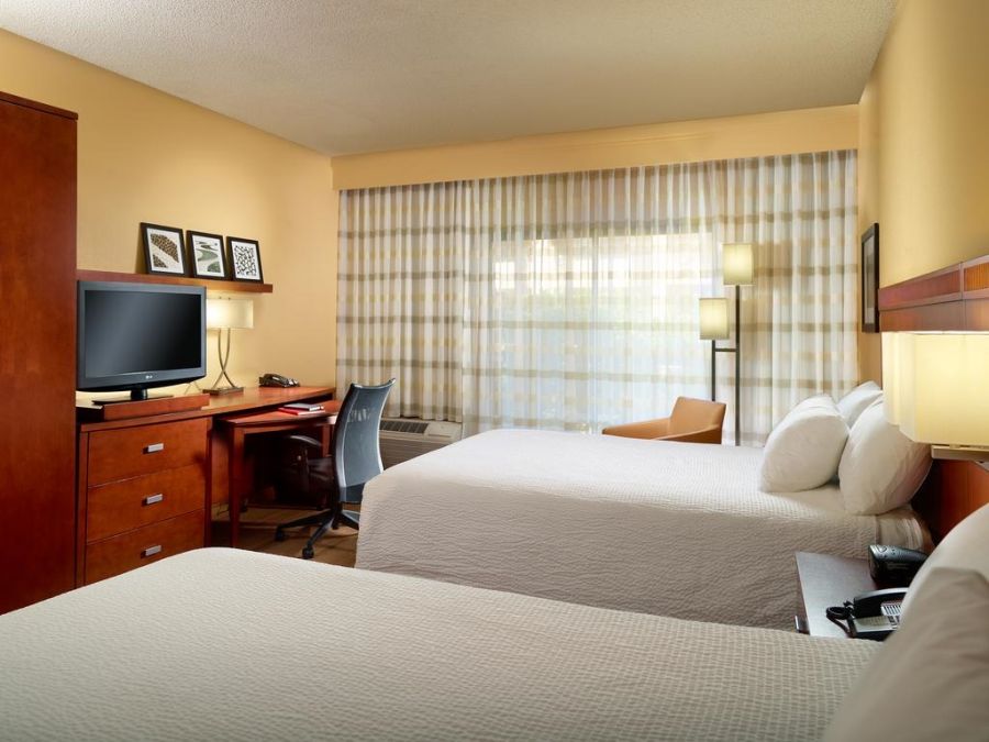 Courtyard By Marriott Jacksonville Bagian luar foto